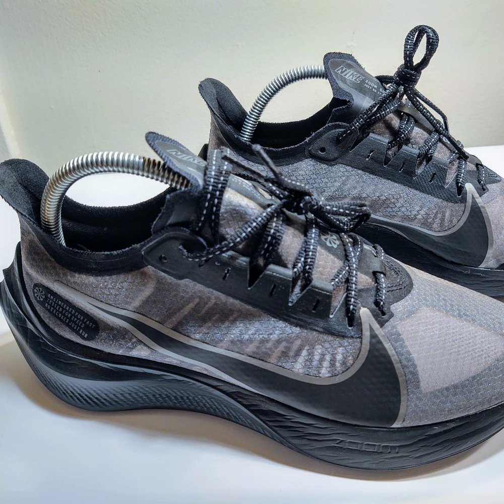 NWOT Nike Air Zoom Gravity Running (Black/Pewter)